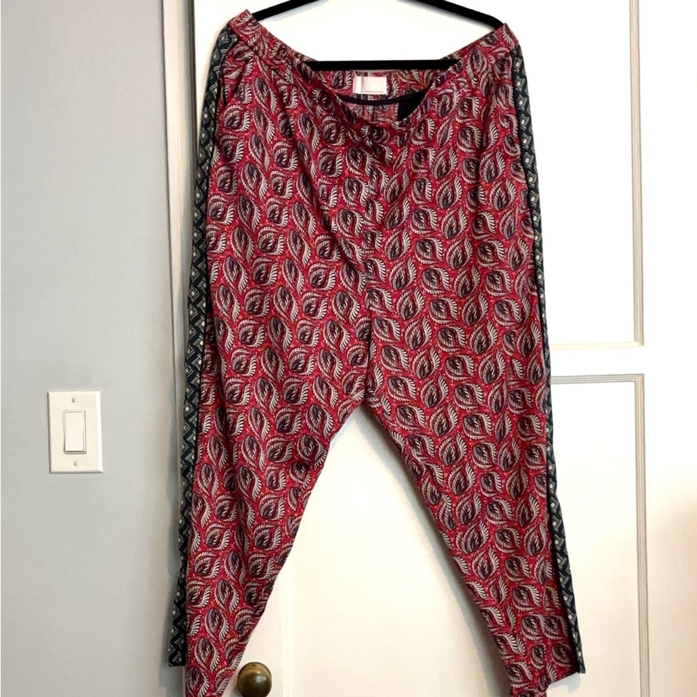 Anthropologie Beautiful Silky Red and Black Patterned Pants